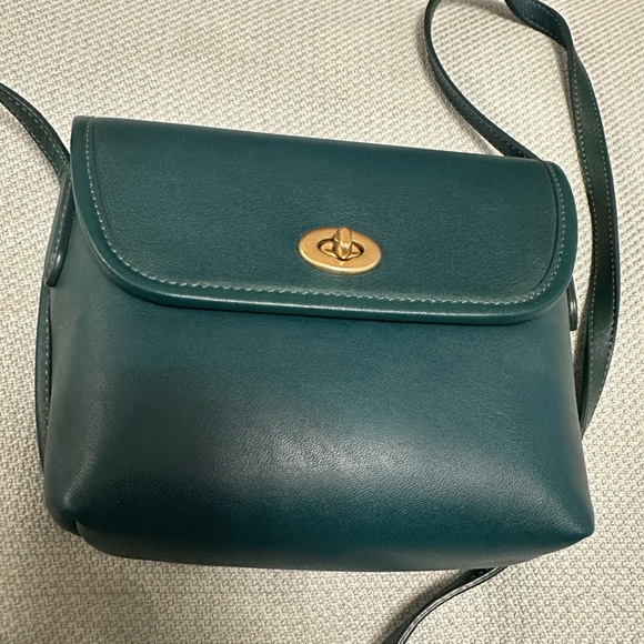 Coach Handbags - Brand new Coach Turn lock original glove-tanned pouch leather Crossbody Bag
